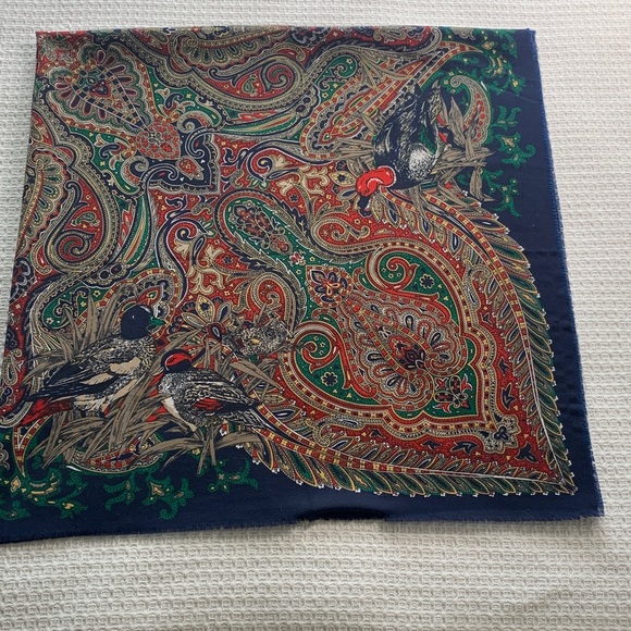 Large square duck print paisley scarf - Picture 2 of 6